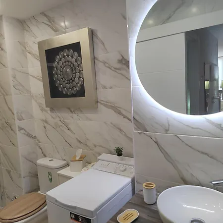 Piscina - 1ª Linea De Playa Puerto Deportivo * Fuengirola