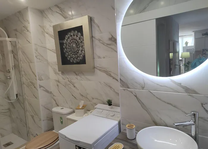 Piscina - 1ª Linea De Playa Puerto Deportivo * Fuengirola